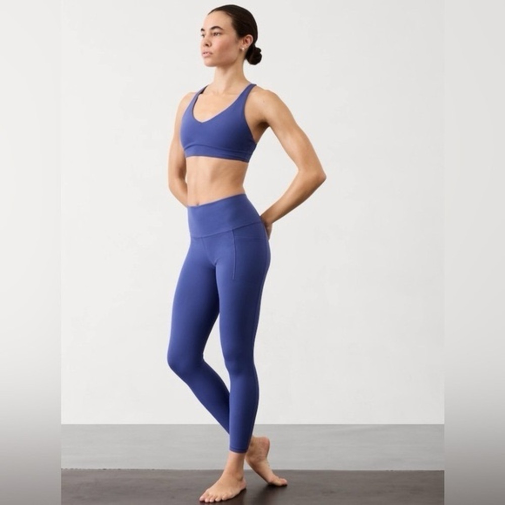 Athleta Salutation Stash Pocket Tights - Size MT